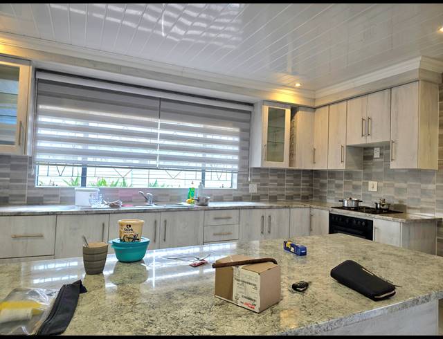 3 BEDROOM FREEHOLD FOR SALE IN IVY PARK